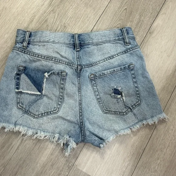 Pac Sun Vintage High Rise Distressed Button Fly Shorts Size 25 Light Wash Denim - Picture 2 of 7